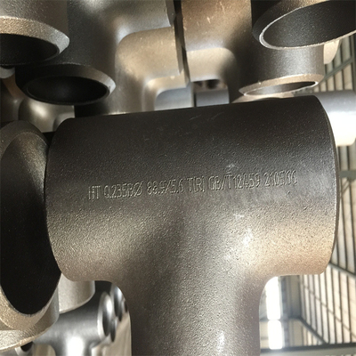 معدات خطوط الأنابيب Equal Tee ASTM A234 WPB Butt Weld Reducing Tee حسب الطلب